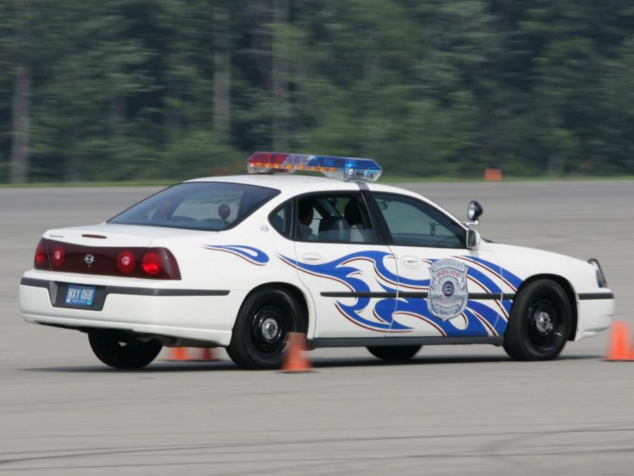  Chevrolet Impala Police Car 2001 года  (фото 5 из 18)